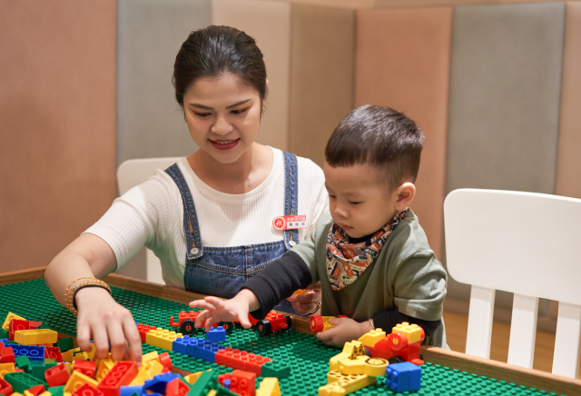 加入「海底撈」一起嗨之前，看看翻玩職涯的學長姐怎麼說！