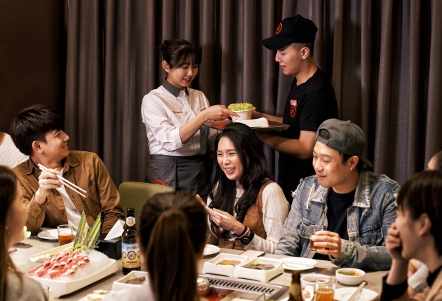 加入「海底撈」一起嗨之前，看看翻玩職涯的學長姐怎麼說！